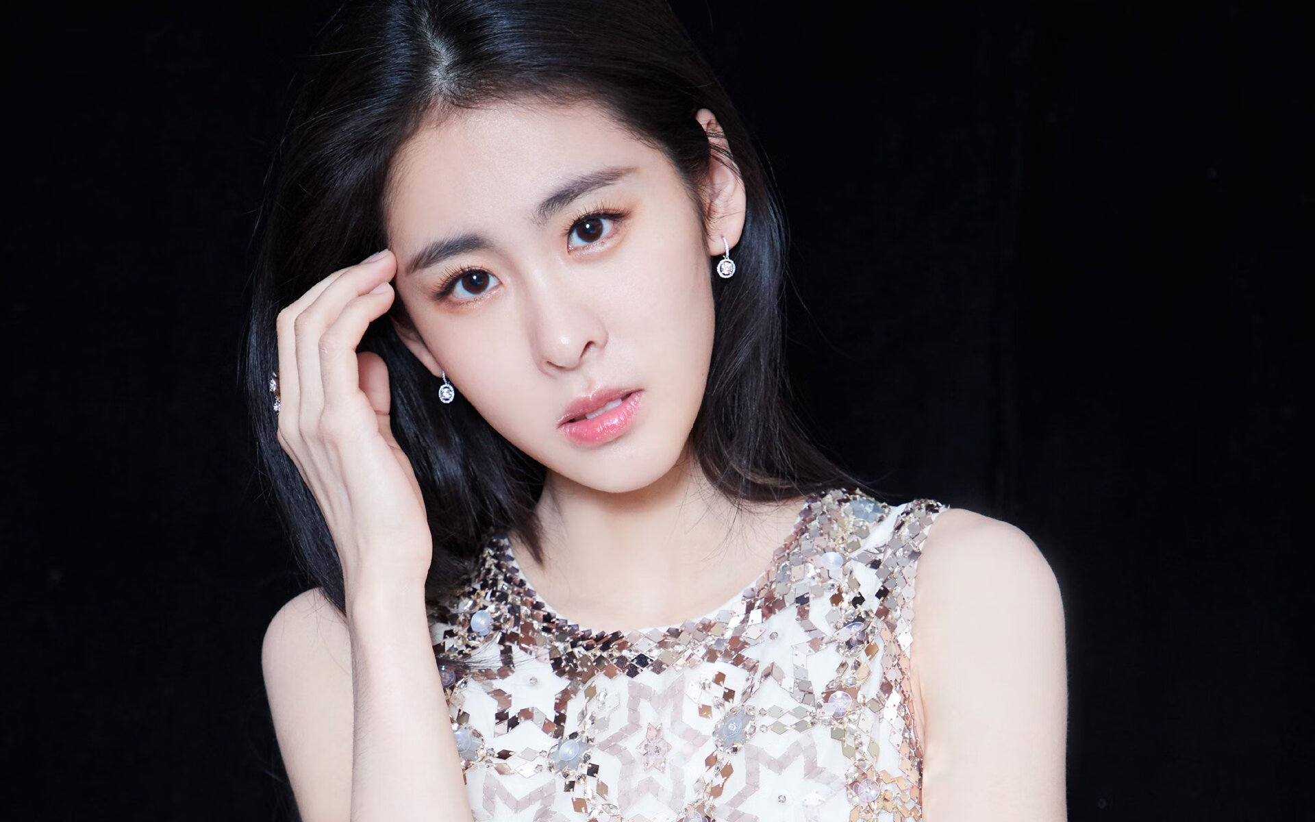AYXSPORTSAPP-突尼斯女足初露锋芒，小组第二晋级，突尼斯选手夺冠