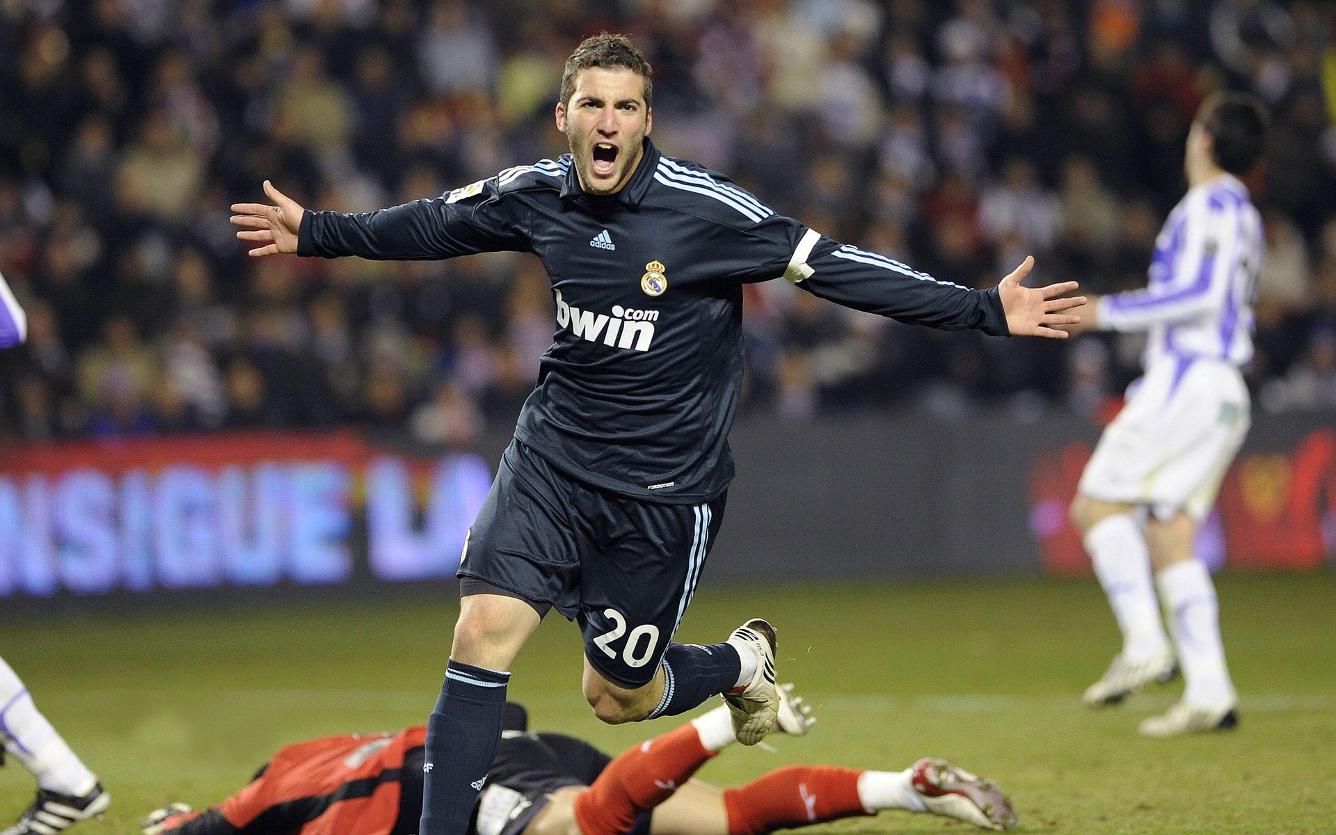 爱游戏-未来“足球天王”出炉,谁能主宰欧洲?,天下足球十大未来天王